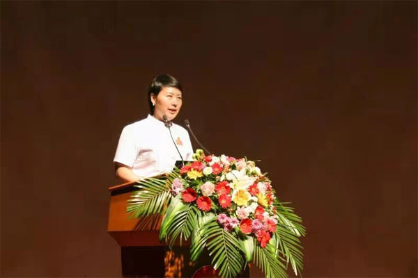 ����100���� ����������� ��Ӯ����