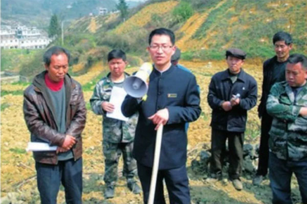 ±ØÓ®ÑÇÖÞÖÐÒ©²ÄÖÖֲר¼ÒÍõÓñÁú ±ØÓ®ÑÇÖÞÖÐÒ©²ÄÖÖֲר¼ÒÍõÓñÁú