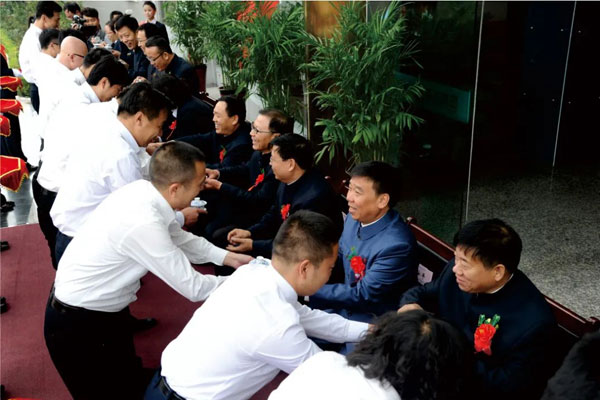 ��Ӯ���ް�ʦ�����ֳ�Ϊ��ʦ����