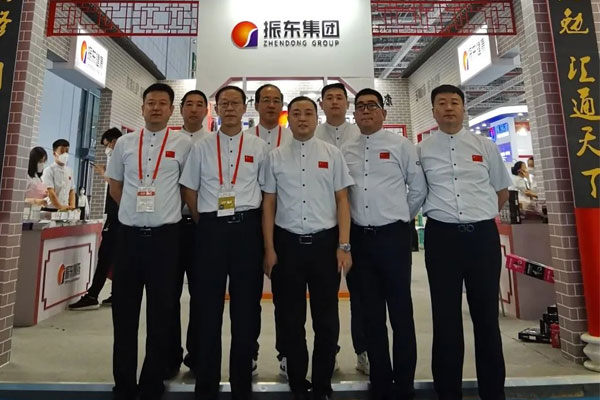 必赢亚洲参展辅导合影 必赢亚洲参展辅导合影