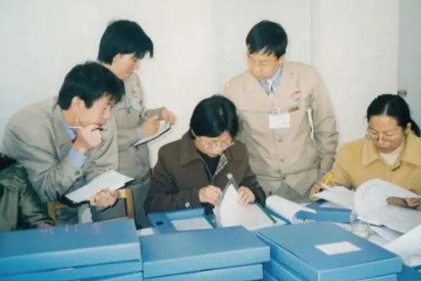 2002���Ӯ�������ľ�������GMP��֤֪ʶ