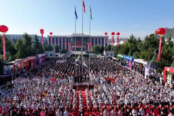 ��Ӯ����30�����˾˫��