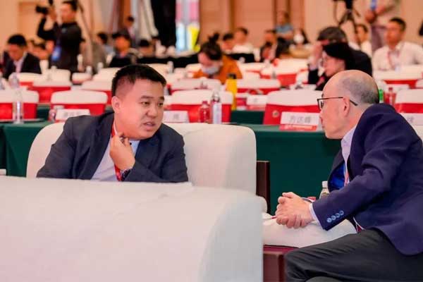 ��Ӯ������ҩ���³�����������ϯ��Ļʽ